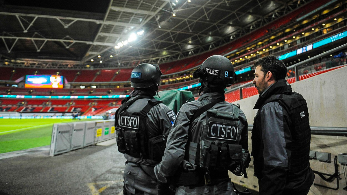 Krizový plán pro Euro 2016 počítá s odloženými zápasy a prázdnými tribunami