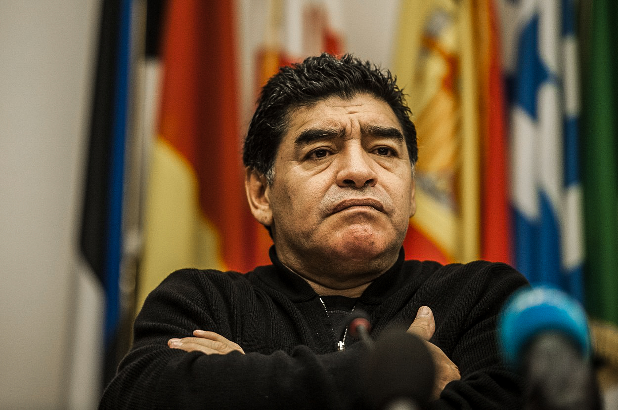 Zavřete je a zahoďte klíč! Maradona žádá doživotí pro Blattera a Platiniho