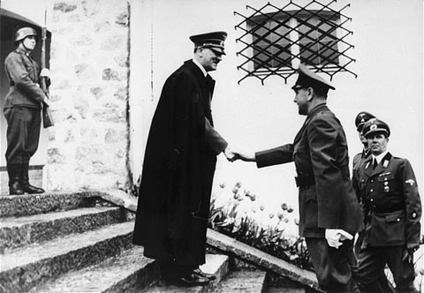 Adolf_Hitler_meets_Ante_Pavelić.1941