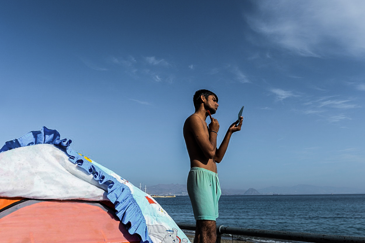 Řeky čeká drsné léto. Evropští turisté k nim nechtějí na dovolenou