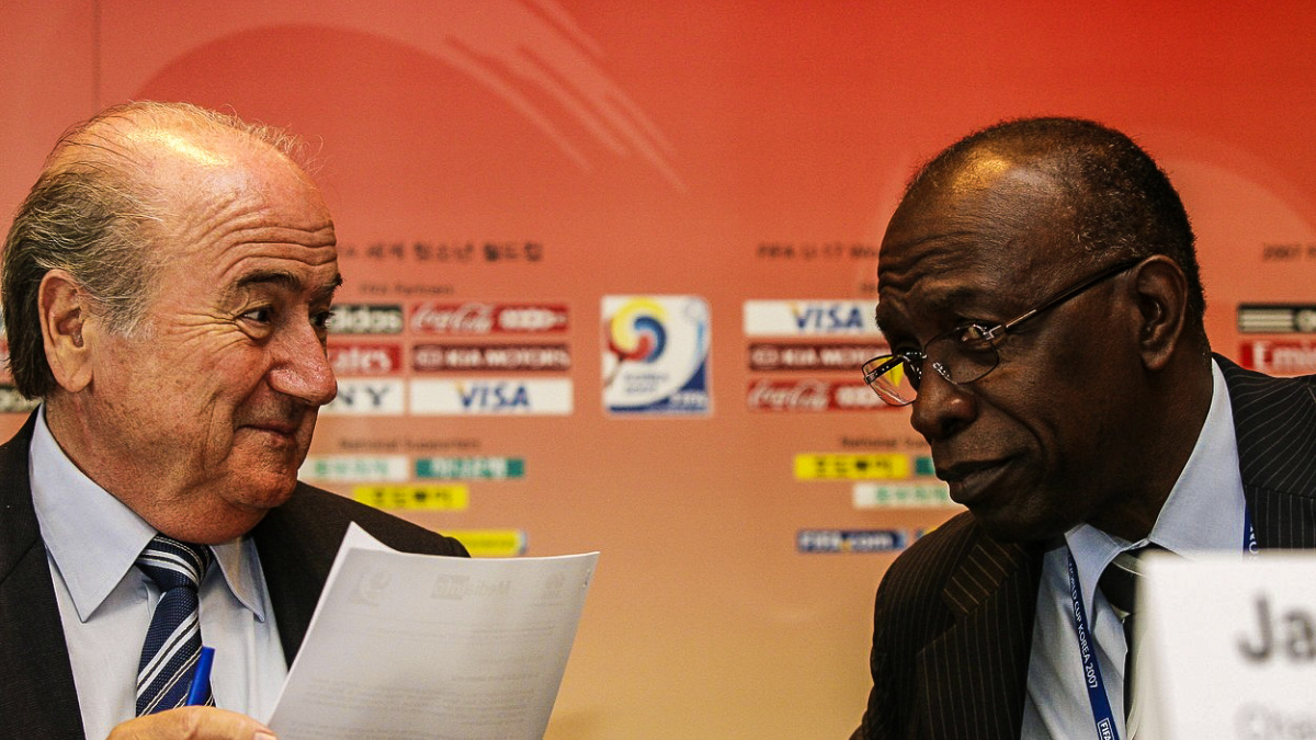 FIFA se otřepala a vrací úder: Po USA žádá desítky milionů