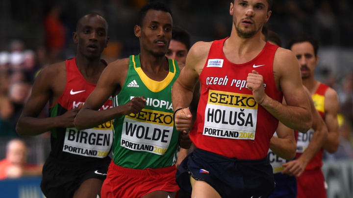 Další medaile! Holuša skvělým finišem vybojoval stříbro na patnáctistovce