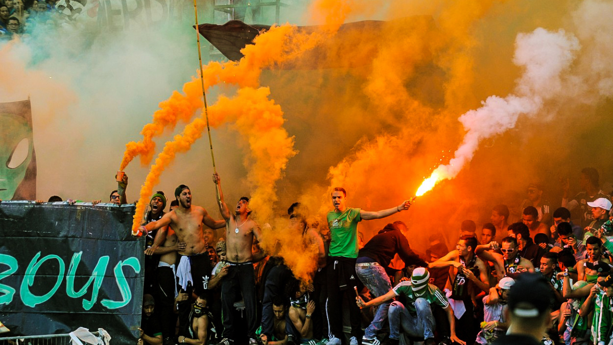 Marocké peklo: Řádění fanoušků nepřežili dva lidé, dalších 54 bylo zraněno