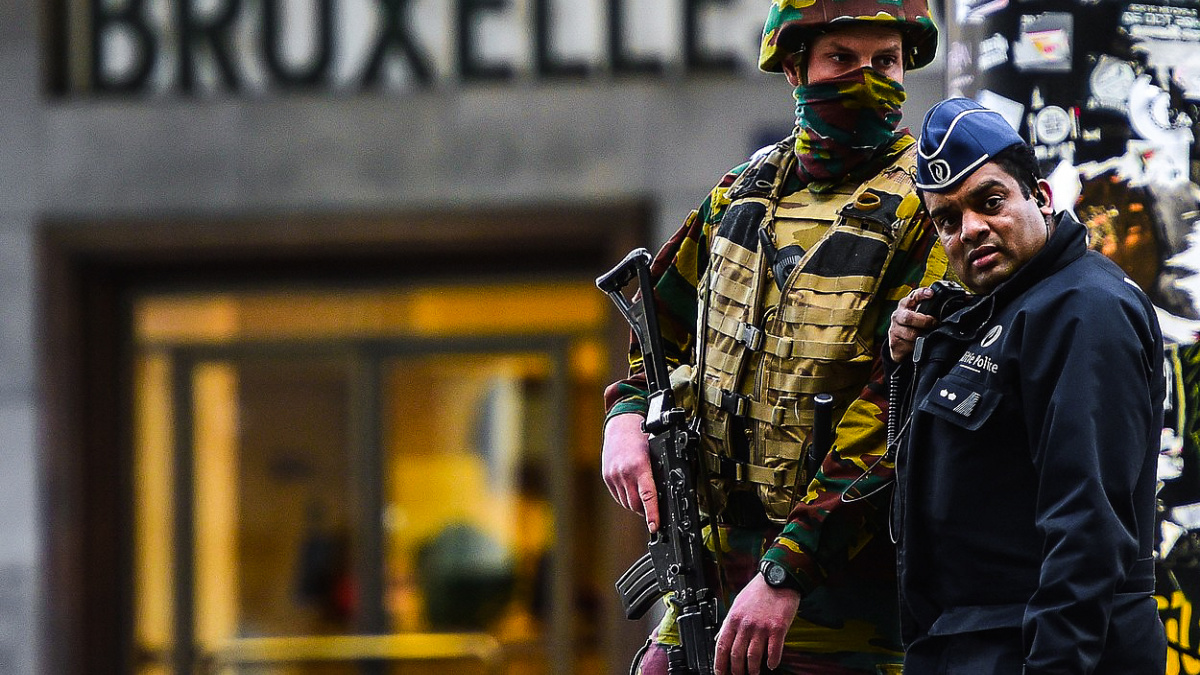 Brusel, islamistická bašta v Evropě: Pod lampou tma, že teroristu neuvidíš