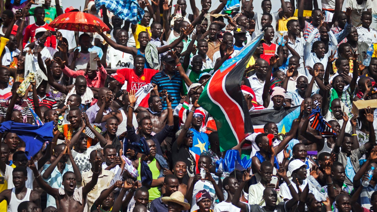 Fotbalové šílenství! Stadion pro 16 000 lidí zaplnilo čtyřicet tisíc fanoušků