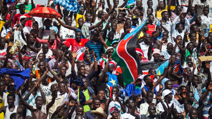 Fotbalové šílenství! Stadion pro 16 000 lidí zaplnilo čtyřicet tisíc fanoušků