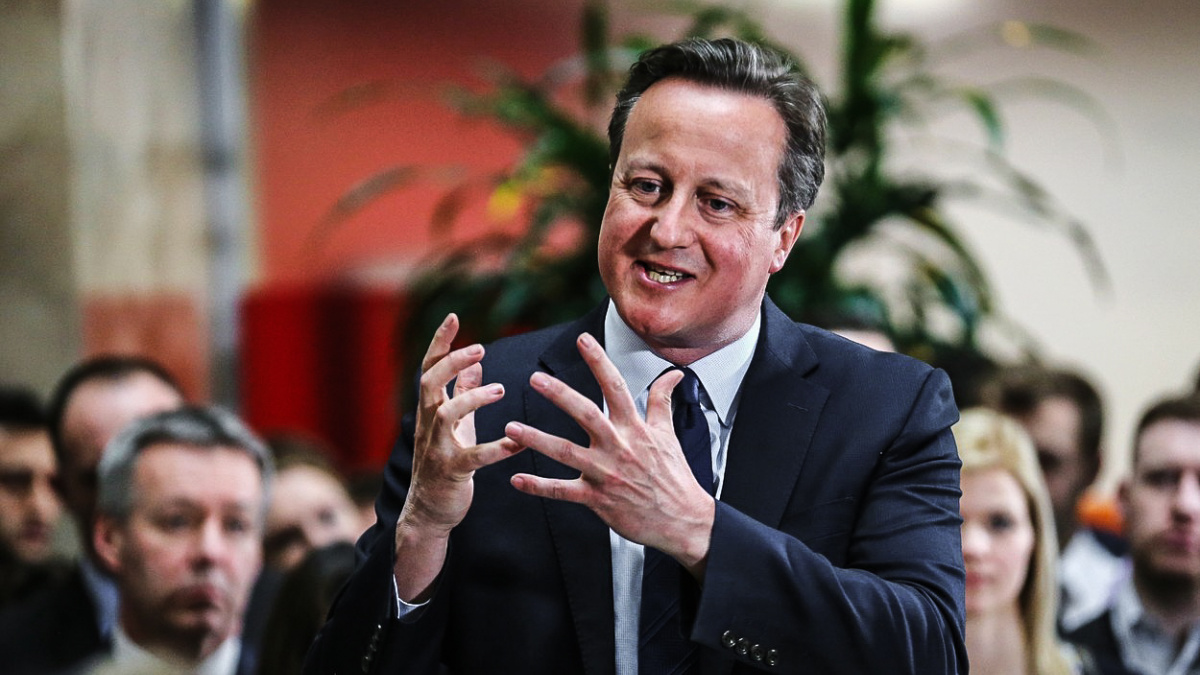 Britský premiér se přiznal. Vlastnil akcie z Panamy