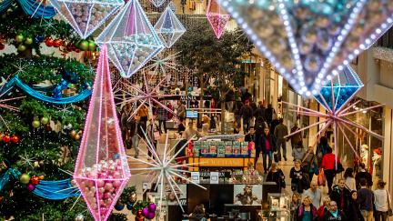 Komentář: Senát nutí prodavačům volno, které nechtějí. A zákazníci jsou taky proti