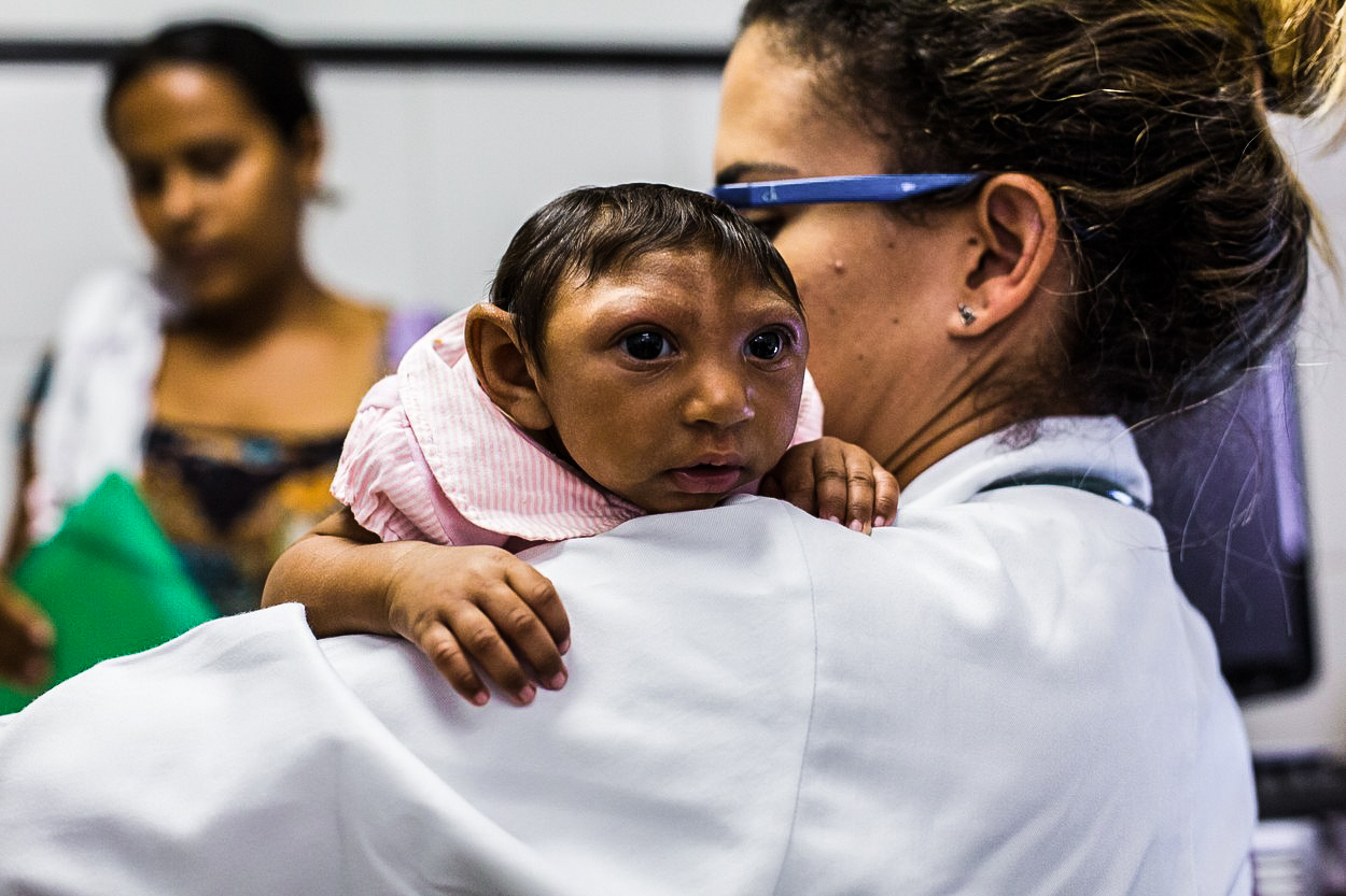 Zika skutečně způsobuje mikrocefalii a nejspíš i další vady, potvrdili američtí vědci