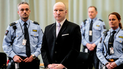 Ve vězení s Breivikem nezacházejí slušně, rozhodl soud