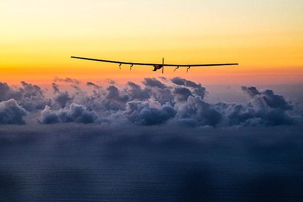 Solární letoun zase vzlétl. Pokračuje ve své historické pouti