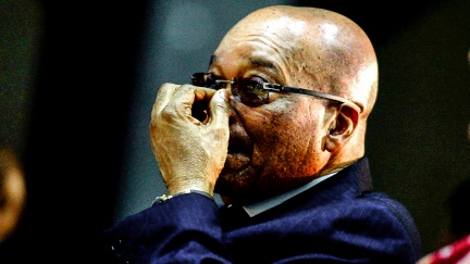 Kdy padne 'teflonový' prezident, který přežil další z mnoha korupčních skandálů?