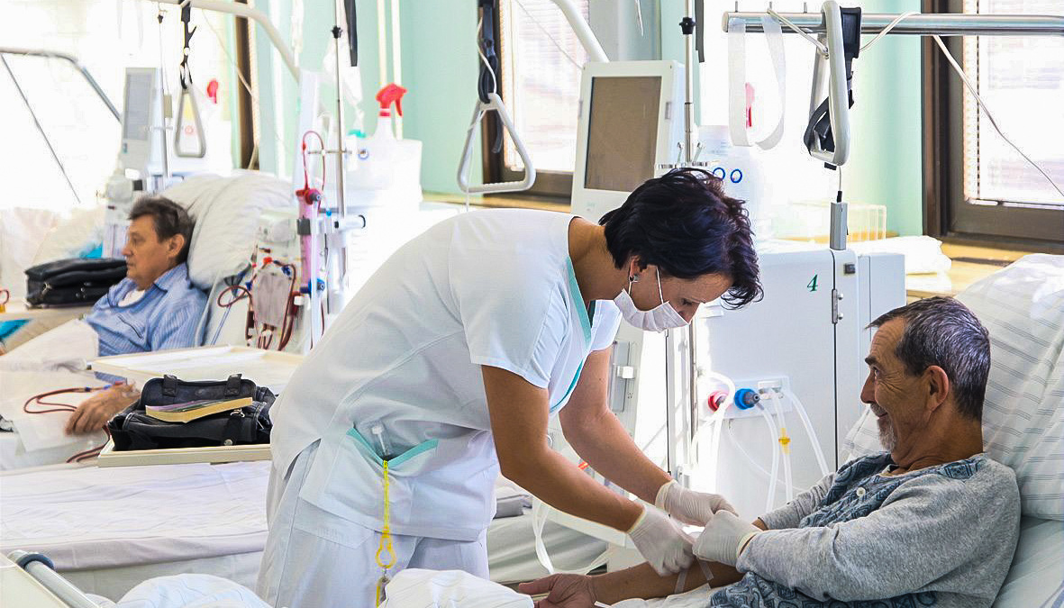 Vláda se dohodla s odbory. Platy zdravotníku se zvednou o deset procent