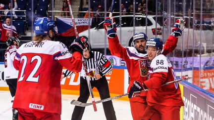 Aktualizováno: Počáteční radost vyprchala. Češi zachraňovali výhru nad Lotyši až v nájezdech