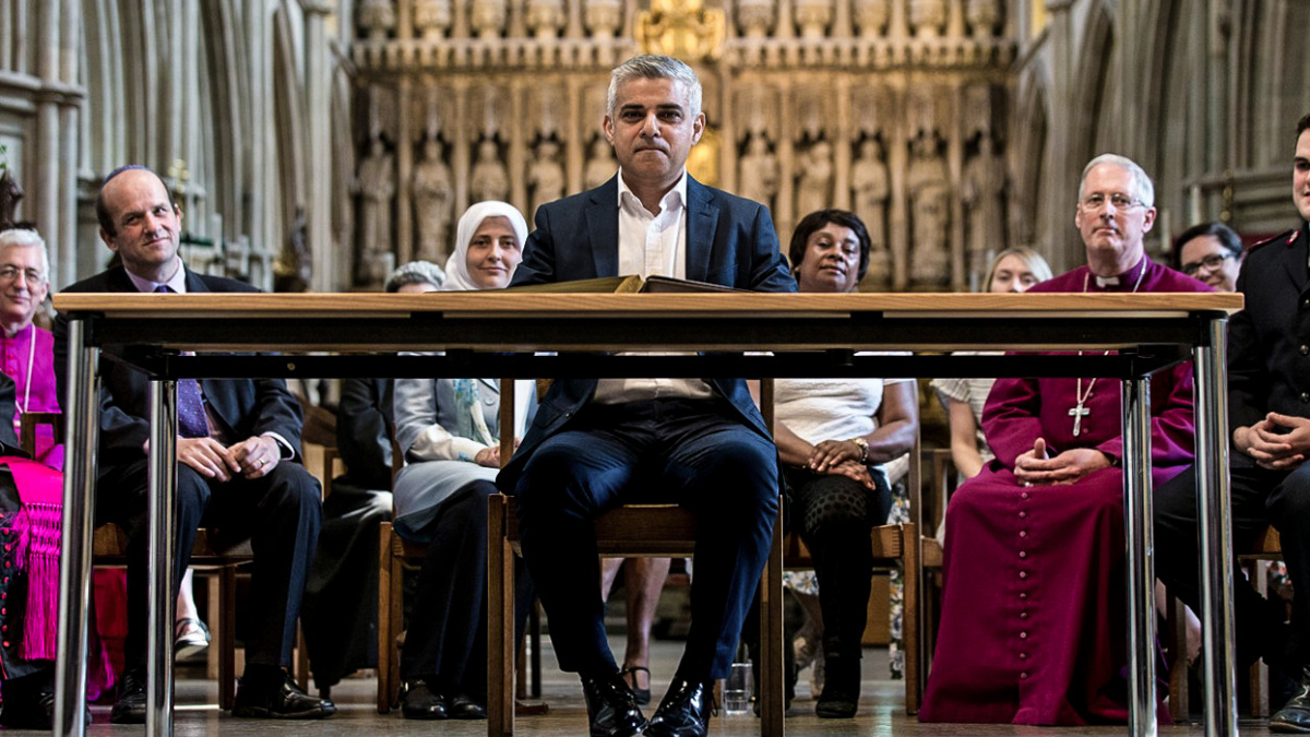 Z chudého muslimského chlapce starostou evropské metropole