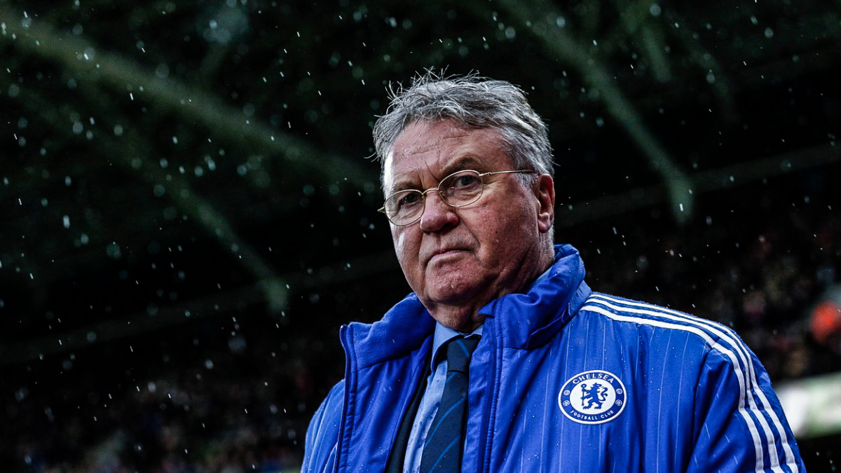 Chelsea dopadla na dvacetileté dno. Je to fotbalová katastrofa, běduje trenér Hiddink