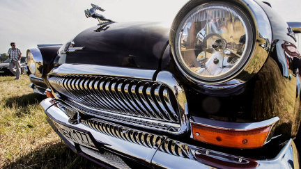 Černá volha, unesené děti a další šílené historky. Proč fámy přežívají i v dobách internetu?