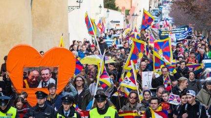 Organizátoři protičínské demonstrace podali ústavní stížnost na postup policie