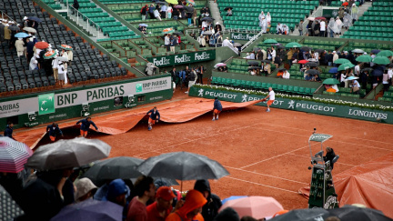 Tenistům nepřeje počasí. Pondělní program French Open byl kvůli dešti zrušen