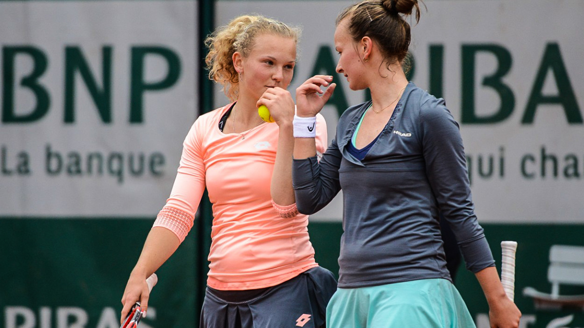 Krejčíková se Siniakovou si finále French Open nezahrají, Ruskám podlehly ve dvou setech
