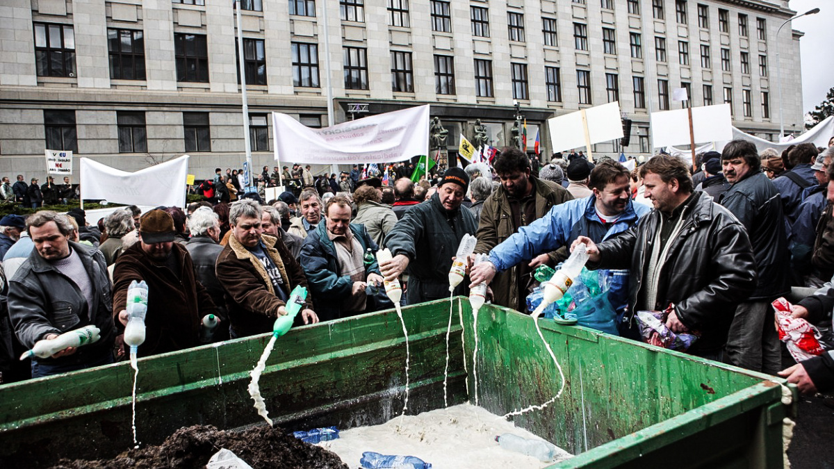 Jurečka dostal za úkol vyřešit krizi v živočišné výrobě. Co chce dělat?