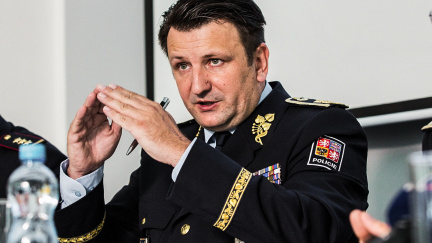 Tuhého nařkli z úniku informací. Je to Šlachtův nátlak, brání se