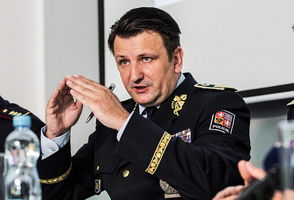 Tuhého nařkli z úniku informací. Je to Šlachtův nátlak, brání se