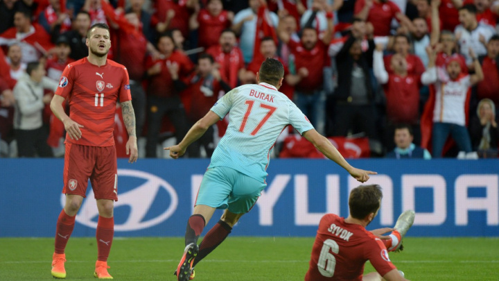 Boj o život na Euru nevyšel. Národní tým prohrál s Tureckem 0:2 a na turnaji končí