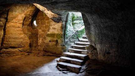 Kde se schovává Bajaja a Arabela: Rajský skalní hrad, který miloval Mácha