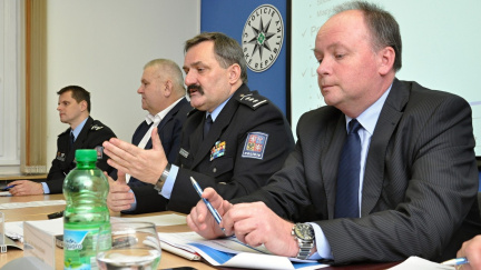 O post šéfa nové policejní centrály není zájem. Přihlásil se jen Mazánek
