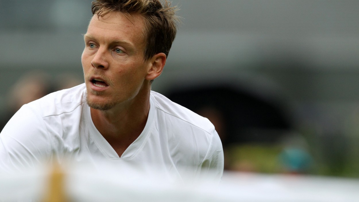 Deštivý Wimbledon viděl postup Berdycha a Strýcové. Wawrinka je překvapivě venku