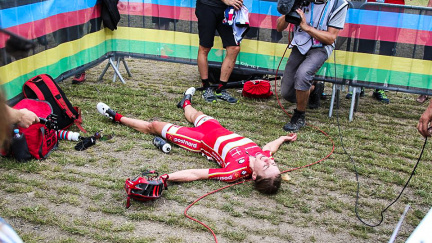 Slzy a zoufalství v cíli: Defekt rozhodl o výsledku ženského MS v Novém Městě