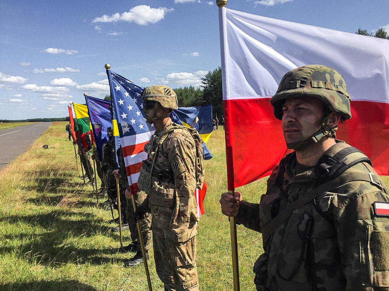 Přidejte nám ještě trochu NATO: Poláci toužebně vyhlížejí summit aliance