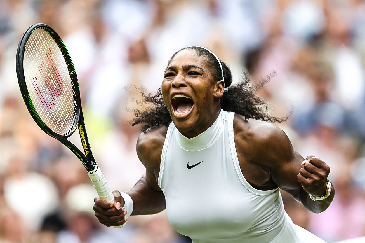 Drzá Američanka se vyrovnala německé legendě. Znovu vyhrála Wimbledon