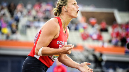 Zklamání a slzy v očích. Špotákovou před debaklem nezachránili ani diváci