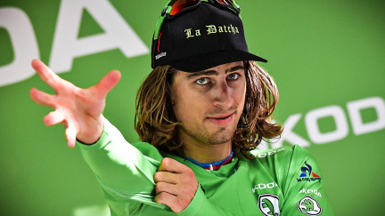 Není spurter jako spurter. Cavendish zbaběle utekl, Sagan dostane královský plat