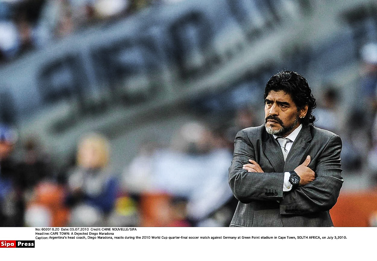 Božský Diego chce trénovat Argentinu. Peníze za to nechce