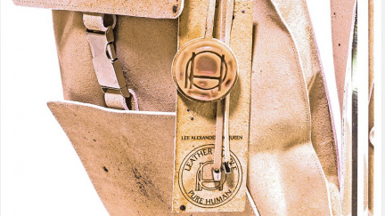 Kabelka či kabát z lidské kůže: Za hraničí šílenství nebo pokrokové umění?