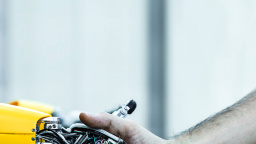 Nová éra průmyslu: Proč bychom se měli přestat bát, že nám roboti seberou práci