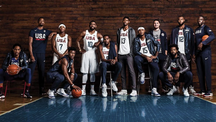 Basketbalisté USA nafotili společné fotky, ale něco na nich nehraje!