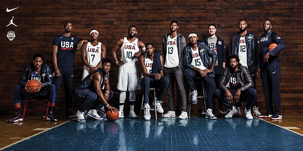 Basketbalisté USA nafotili společné fotky, ale něco na nich nehraje!
