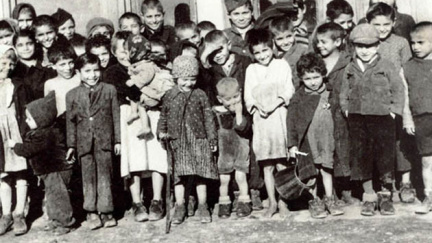 Průlom: Romové přeživší holocaust získají odškodnění