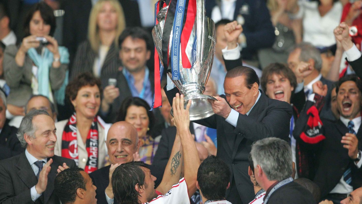 Další slavný klub připadl Číně. Berlusconi prodal AC Milán za 20 miliard
