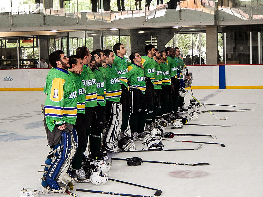 Ice, Ice, Baby! Lední hokej bují i v Brazílii, primitivní podmínky vyvažuje nadšení hráčů