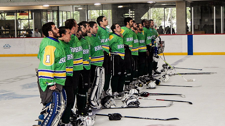 Ice, Ice, Baby! Lední hokej bují i v Brazílii, primitivní podmínky vyvažuje nadšení hráčů