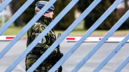 Komentář: Zachránění, trapní a nevděční: Mají unesení Češi právo na odškodné?