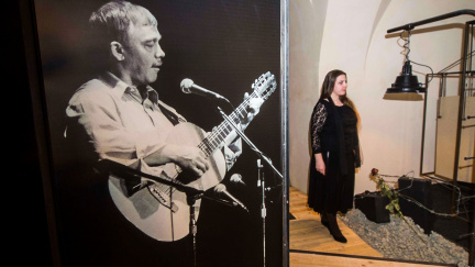 Vdova po Karlu Krylovi: Nezneužívejte odkaz mého manžela