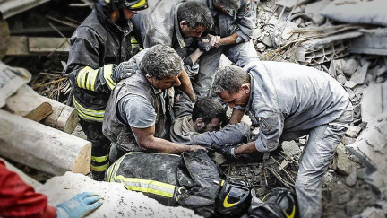 Itálii probudily smrtící otřesy. Vyžádaly si nejméně 240 mrtvých