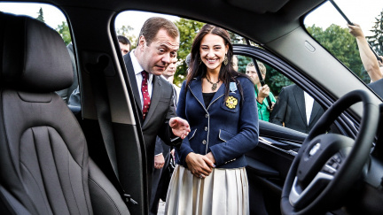 Auto? Díky, nechci! Někdo z ruských olympioniků se pokusil 'střelit' svůj dárek