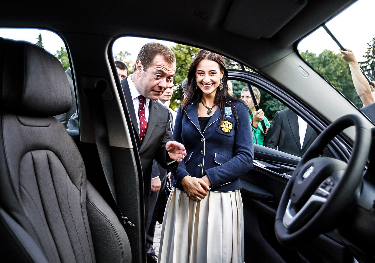 Auto? Díky, nechci! Někdo z ruských olympioniků se pokusil 'střelit' svůj dárek